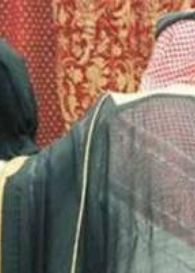 مسن سبعيني وزوجته