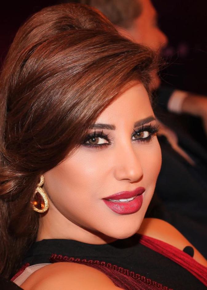 نجوى كرم توضح مكان المرأة خلف زوجها