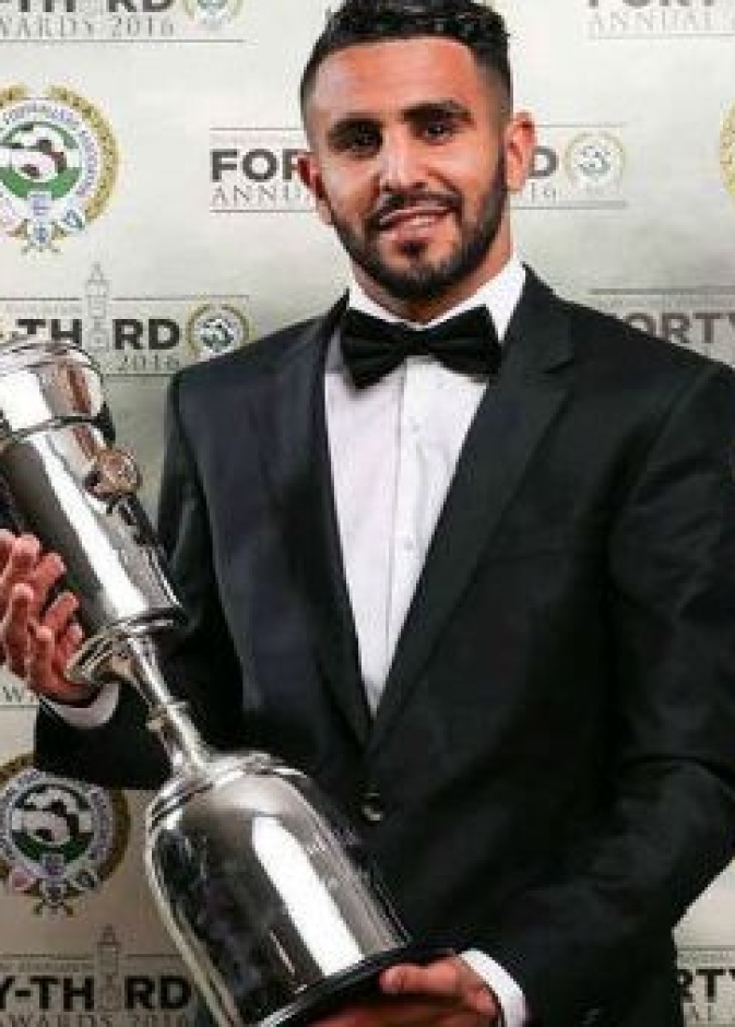 رياض محرز بالجائزه