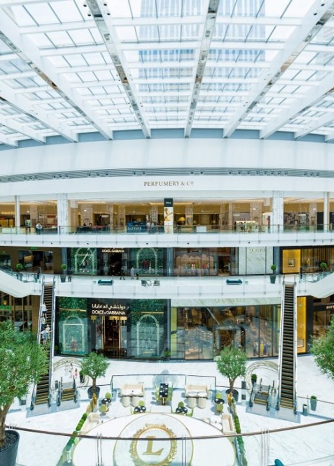 فاشن افينيو في دبي مول