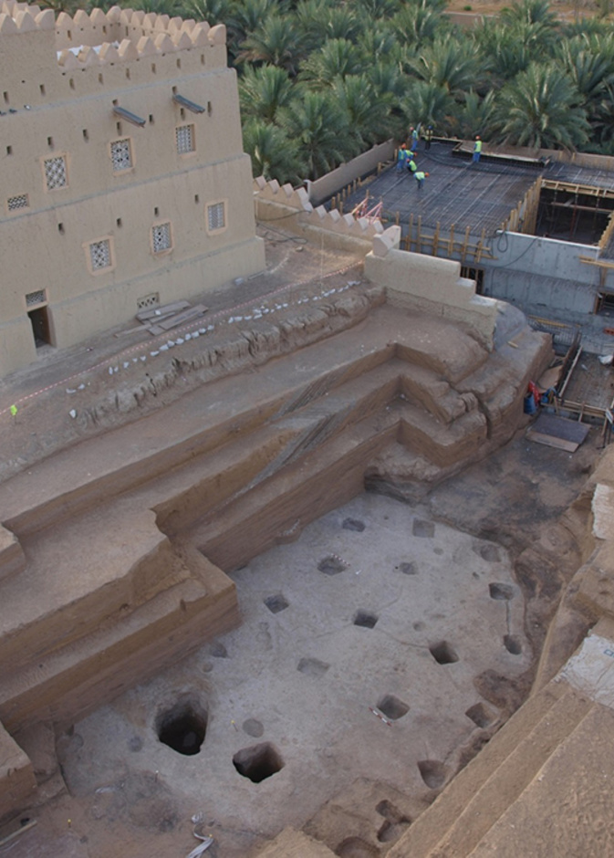 منشآت صناعية أثرية تعود إلى العصر الحجري بمعرض القبو الأثري في العين