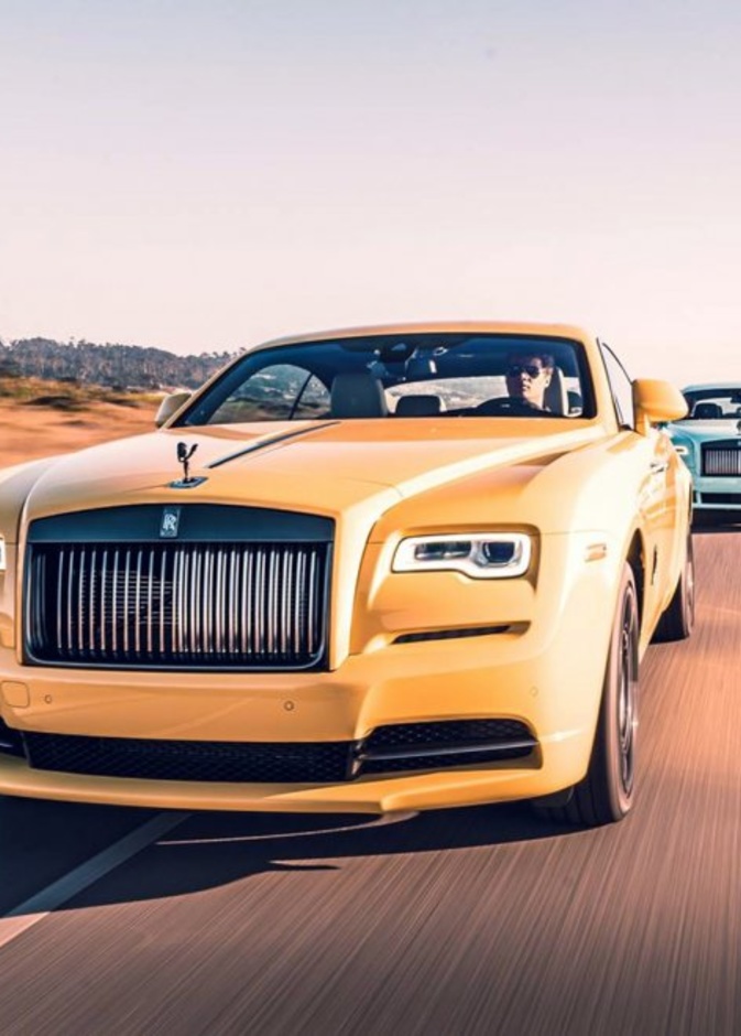 جاءت نسخة Pastel من طراز Rolls-Royce Wraith مزهواً باللون الأصفر