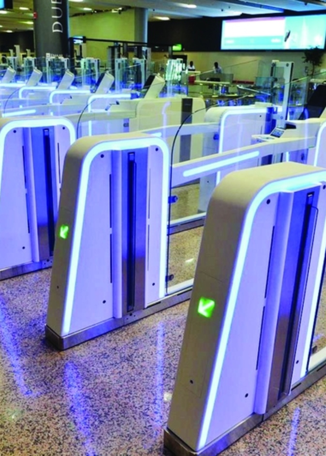 البوابات الذكية تستقطب أكثر من 22% من إجمالي المسافرين عبر مطارات دبي