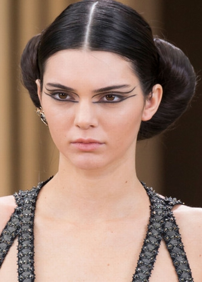 صيحات جمالية لم يسبق لها مثيل بتوقيع "شانيل" 