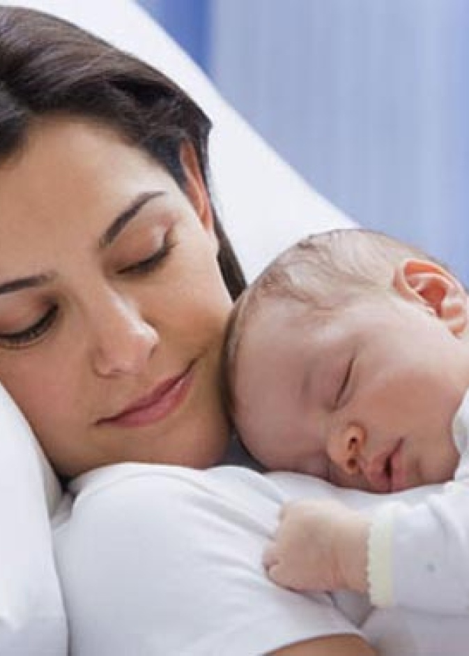 للأمهات الجديدات .. أخطاء قاتلة يجب تجنبها حفاظاً على نمو وتطور المولود