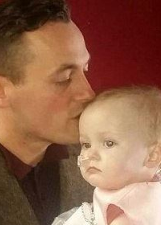 زفاف يدمي القلوب احتفل فيه أب بابنته العروس ذات الـ16 شهرا