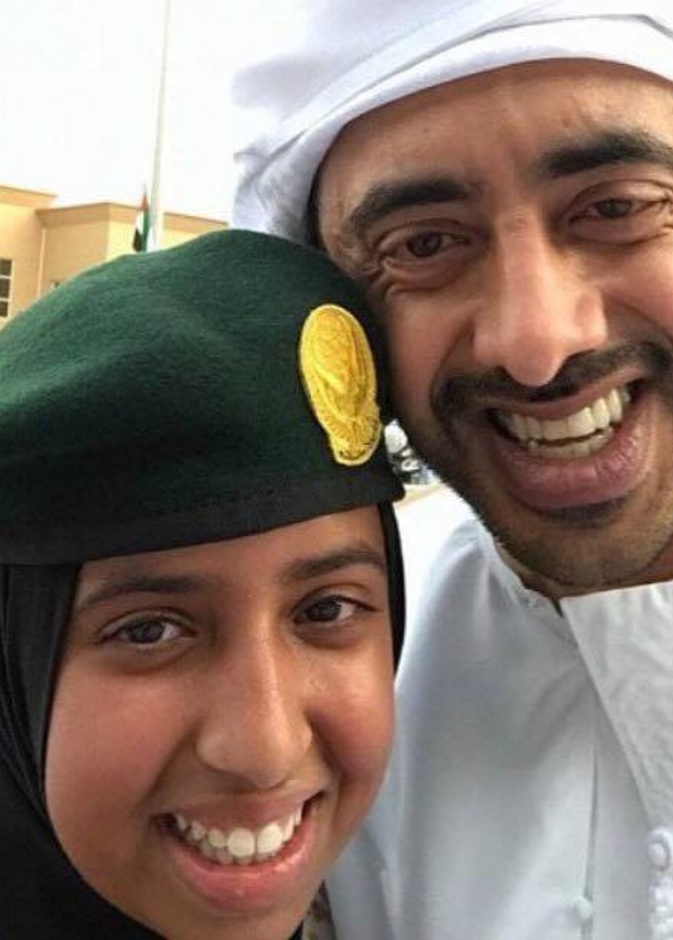 الشيخ عبد الله بن زايد يحتفل بتخرج ابنته فاطمة 