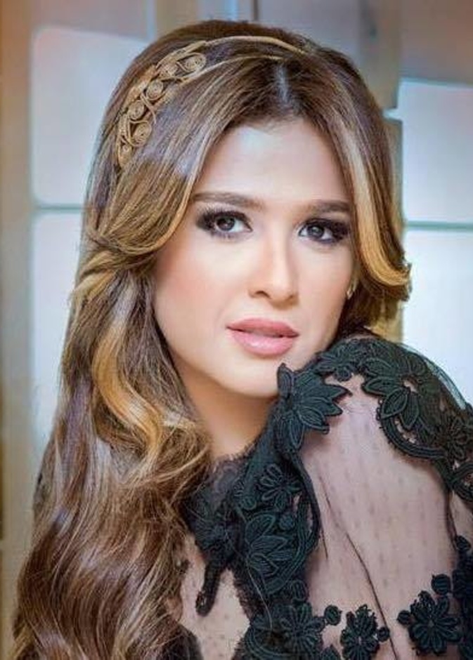 ياسمين عبدالعزيز في صورة حديثة لها