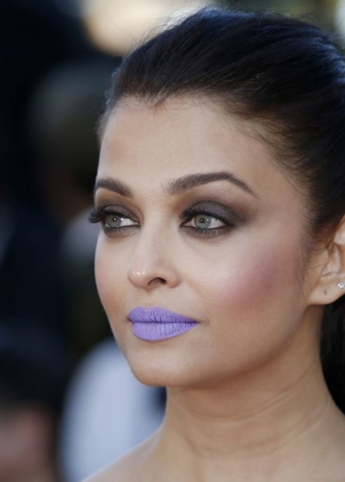 سونام كابور تكشف سبب اختيار ايشواريا راي لاحمر الشفاه الارجواني