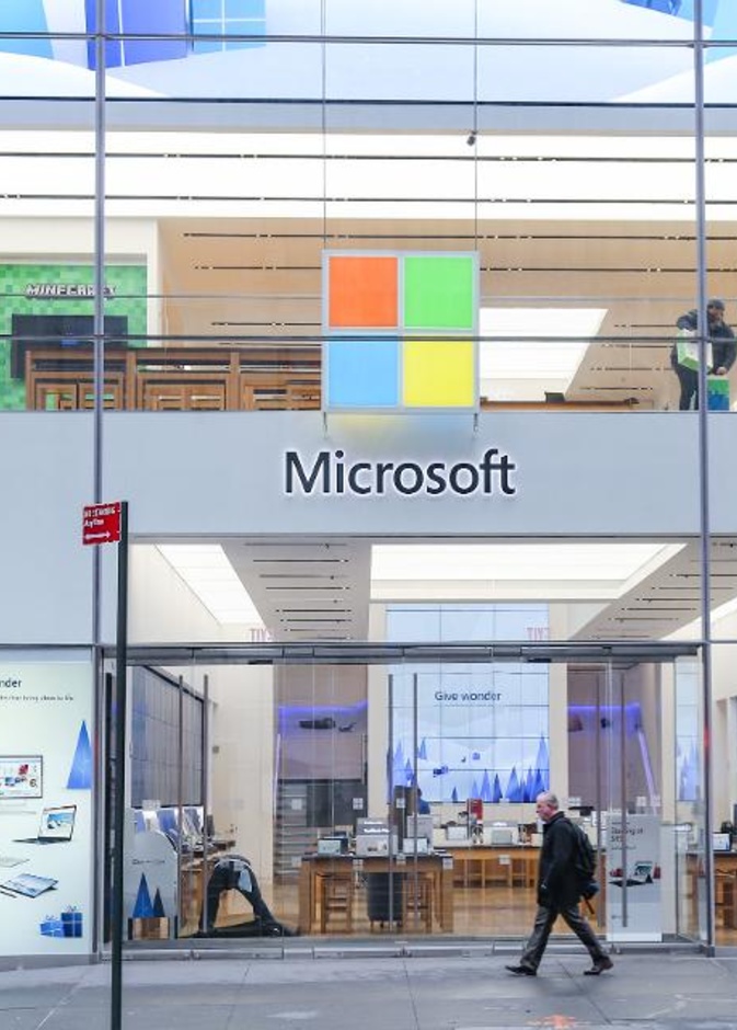 مايكروسوفت Microsoft تغلق متاجرها الـ100 بشكل دائم