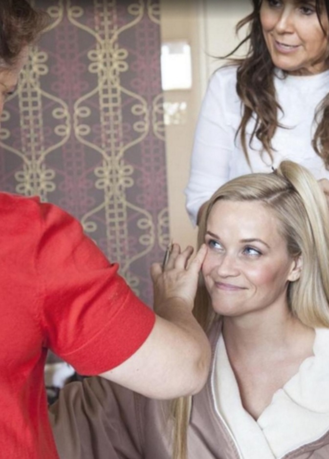 ريس ويذرسبون نشرت صورة لها ظهرت فيها وهي تستعد  لحفل الأوسكار