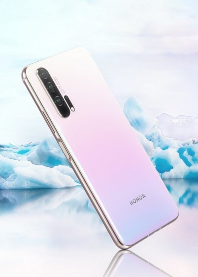 يتميز هذا الإصدار الجديد من HONOR 20 PRO باللون الأبيض الثلجي،