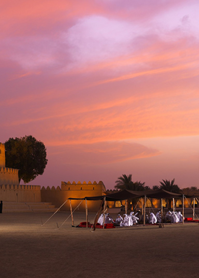 قلعة الجاهلي في قلب مدينة العين تحتفل باليوم الوطني الـ45 للإمارات