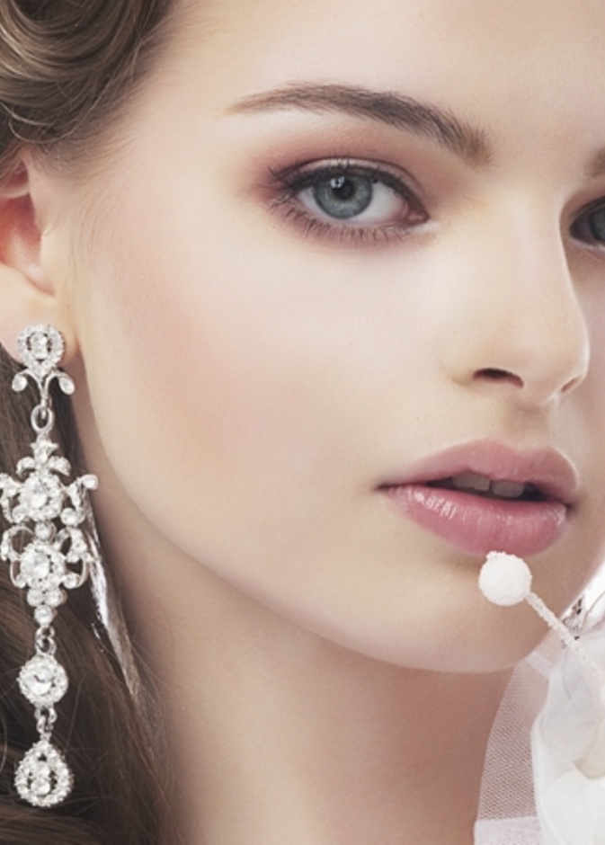 جمال الأقراط الطويلة