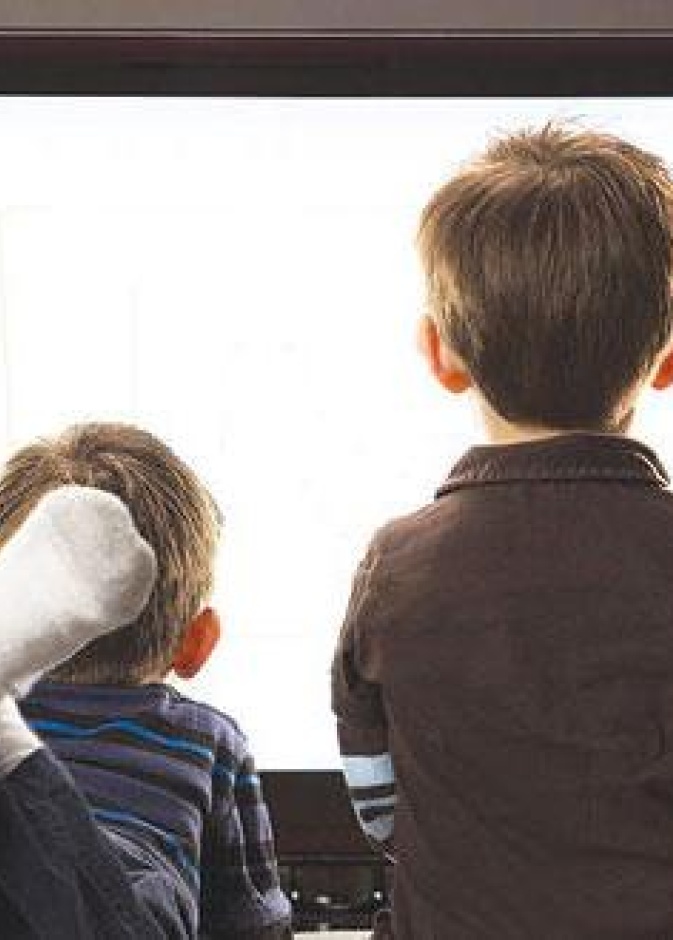 أطفالنا والتلفزيون