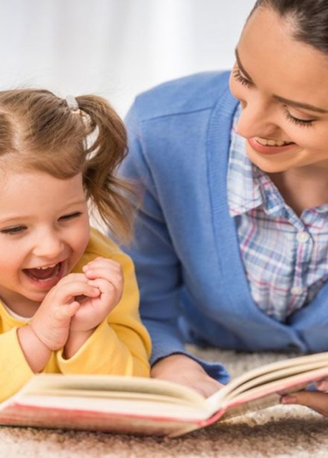 تفاعلي مع طفلك عند قراءتك القصص له 