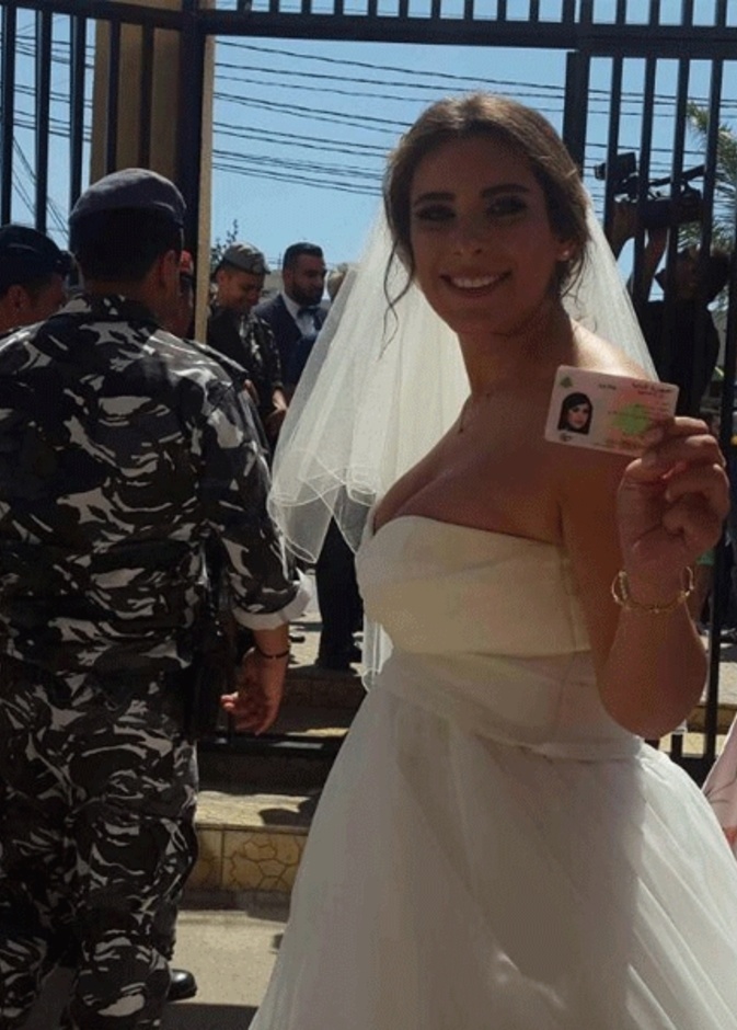 الاعلامية السابقة في قناة العربية  رينا دويهي تنتخب يوم زفافها