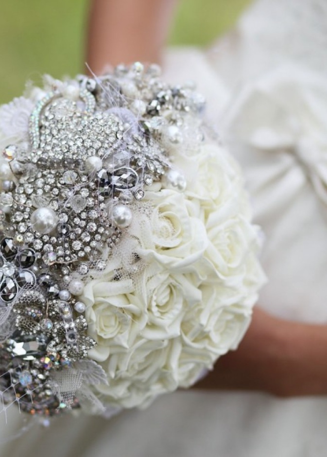 باقة الكريستال ... أناقة مشرقة للعروس المميزة