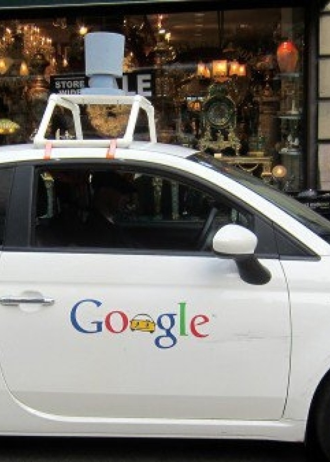 سيارة جوجل ذاتية القيادة تُخاطب المارة منعاً للحوادث