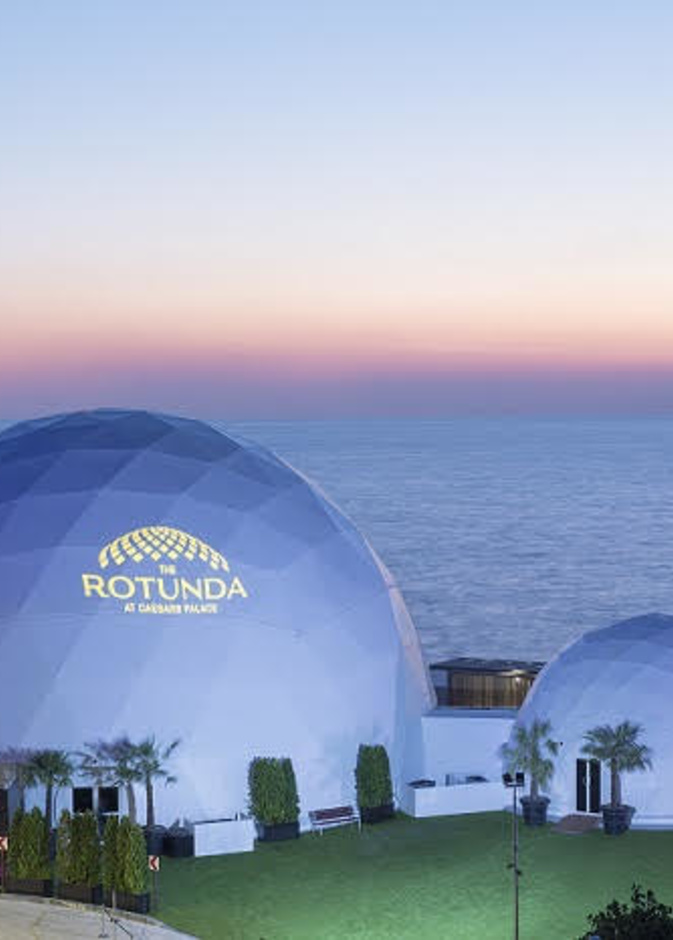 WOW في قاعة الروتوندا بمنتجع سيزرز بلوواترز دبي