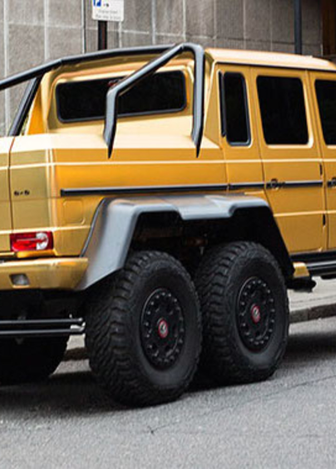 سيارة مرسيدس من طراز G63 ذات ست عجلات 