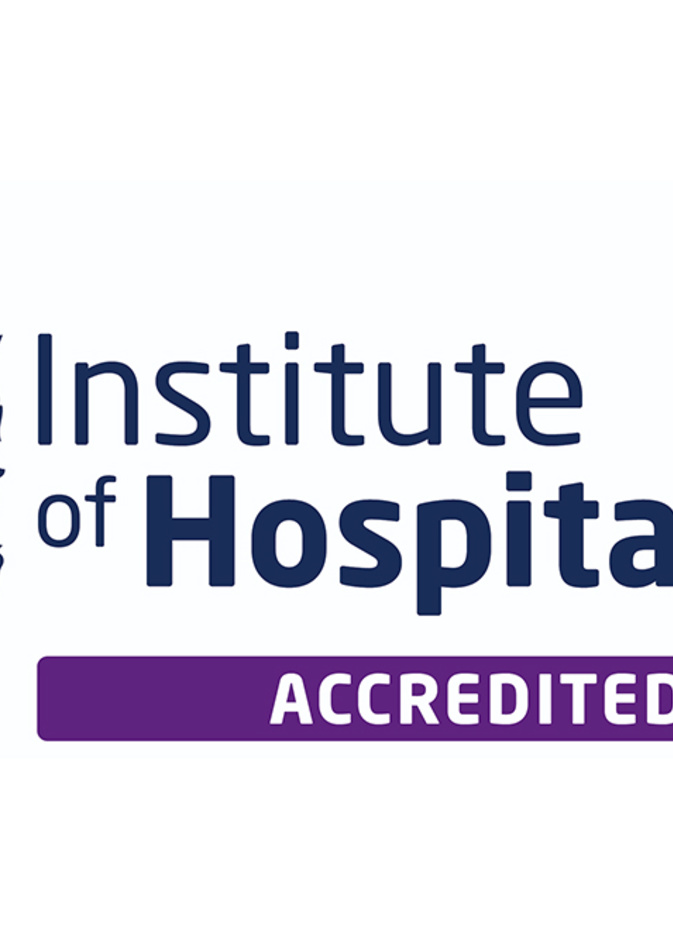 كلية دبي للسياحة تحصل على الإعتماد الدولي من معهد الضيافة