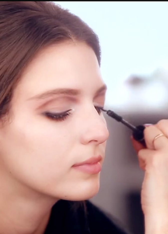 استوحي إطلالتك من كواليس أرماني لخريف وشتاء 2015-2016