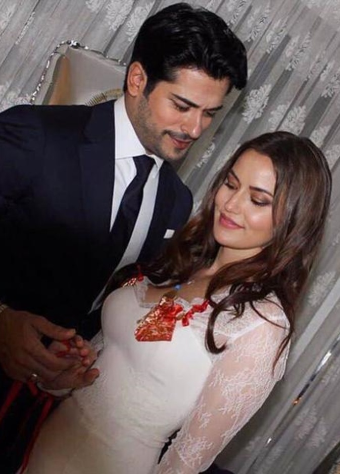 بوراق أوزجفيت وفهرية إفجان