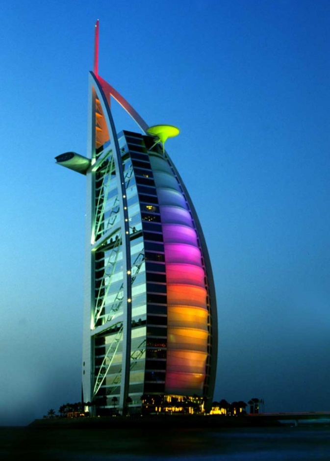 فندق برج العرب... ليلة في أحضان حوريات الخليج