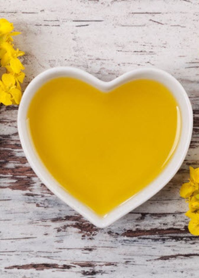 زيت الكانولا من الاطعمة التي تساعد في حرق الدهون والتخلص من الكرش 