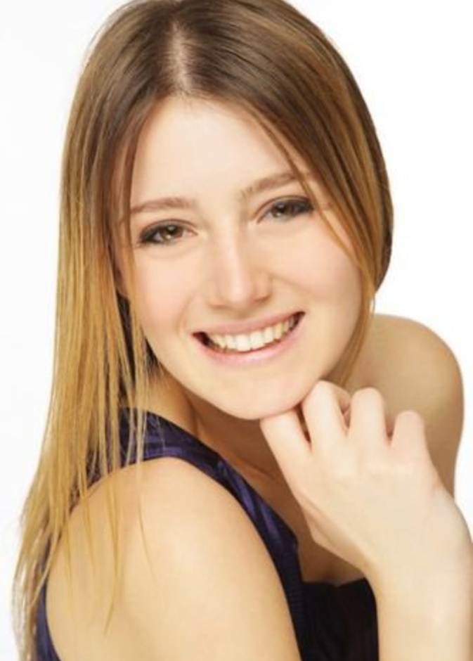 جيزام كارجا تستخدم العكاز للسير