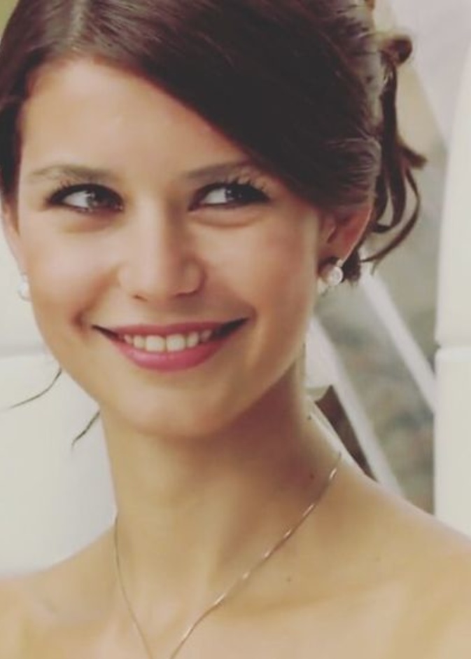 هوليا أفشار مع بيرين سات