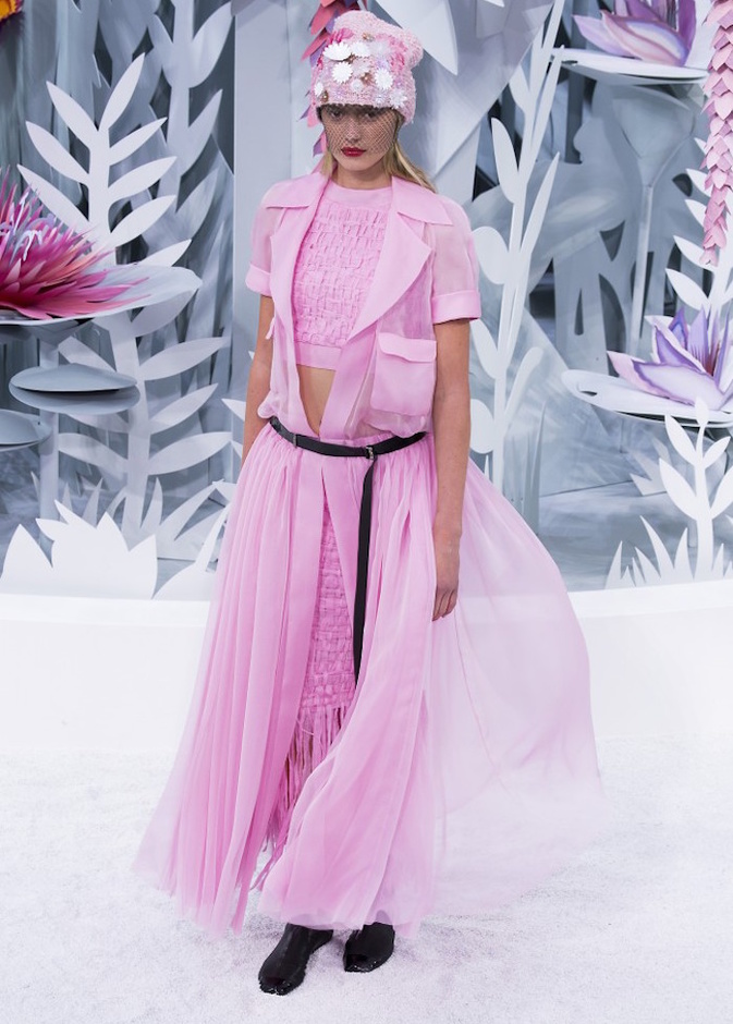 مجموعة تفيض أنوثة وحيوية من شانيل