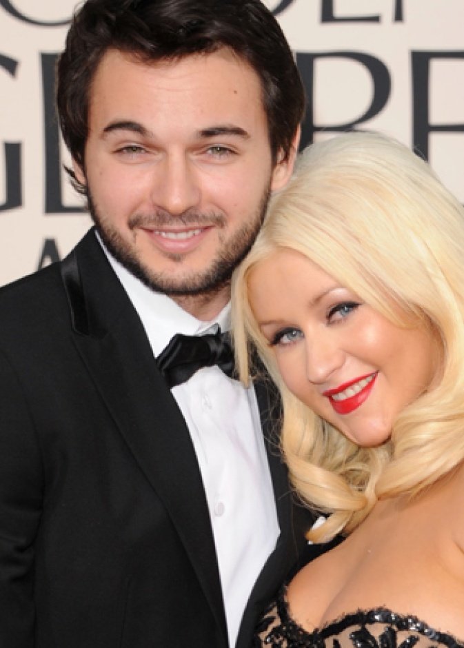 كريستينا أغيليرا تعلن خطوبتها على مات راتلر 