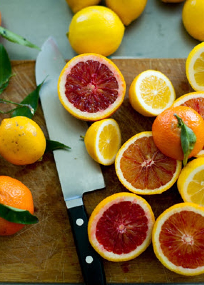 الحمضيات والغريب فروت