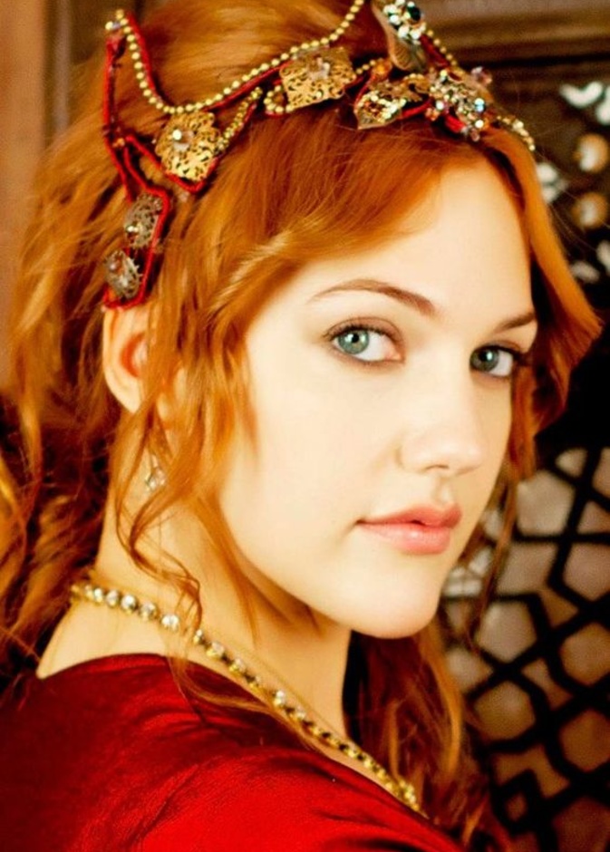 مريم أوزرلي