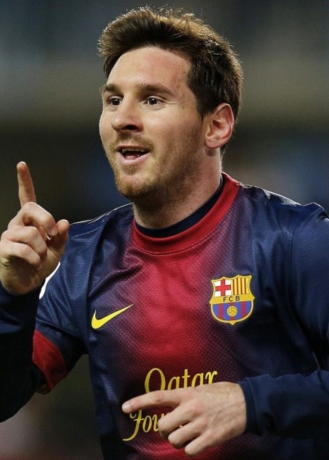 بالفيديو: ميسي يرفض التوقيع على أوتوغراف رجل مسن