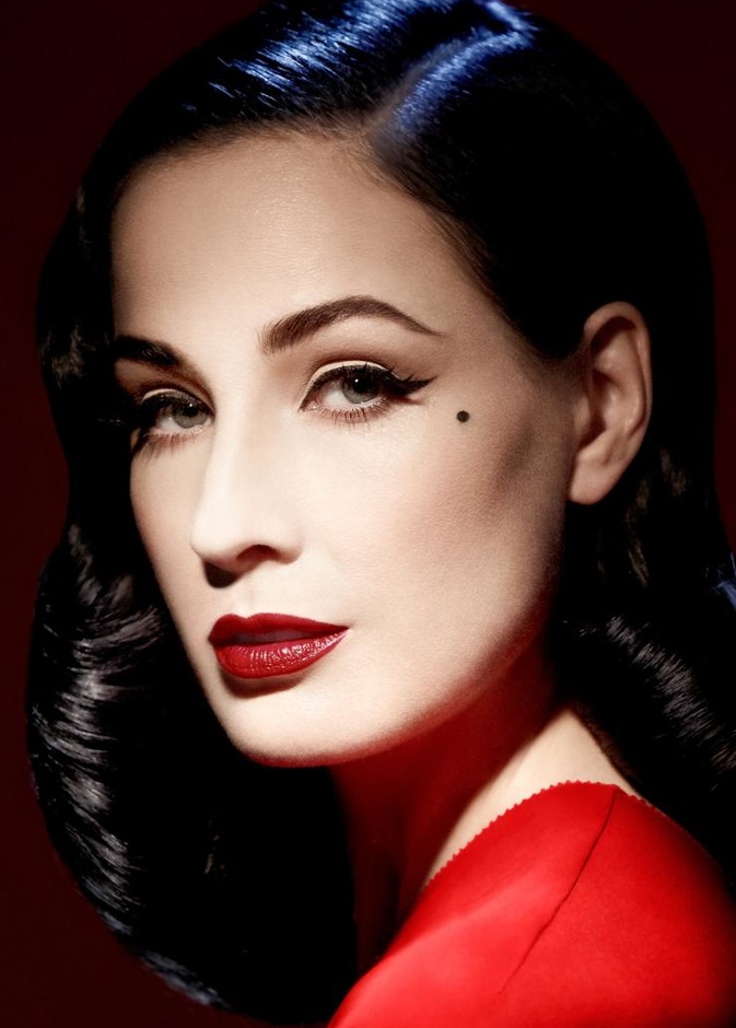 حمام السباحة