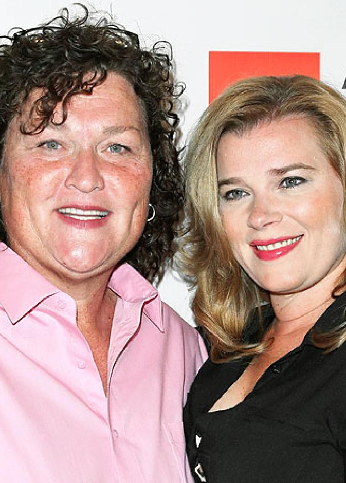 دوت جونز نجم Glee يتزوج صديقته