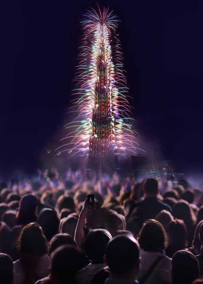 تشكيلات تحتفي بالإنجازات في عروض برج خليفة في ليلة رأس السنة 2017