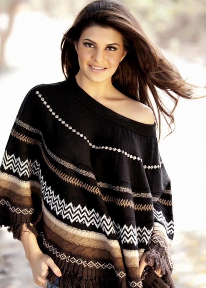 جاكلين فيرنانديز تستخدم مواقع التواصل للحفاظ على مكانتها 