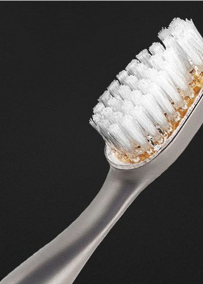 بالفيديو: أغلى "فرشاة أسنان" في العالم