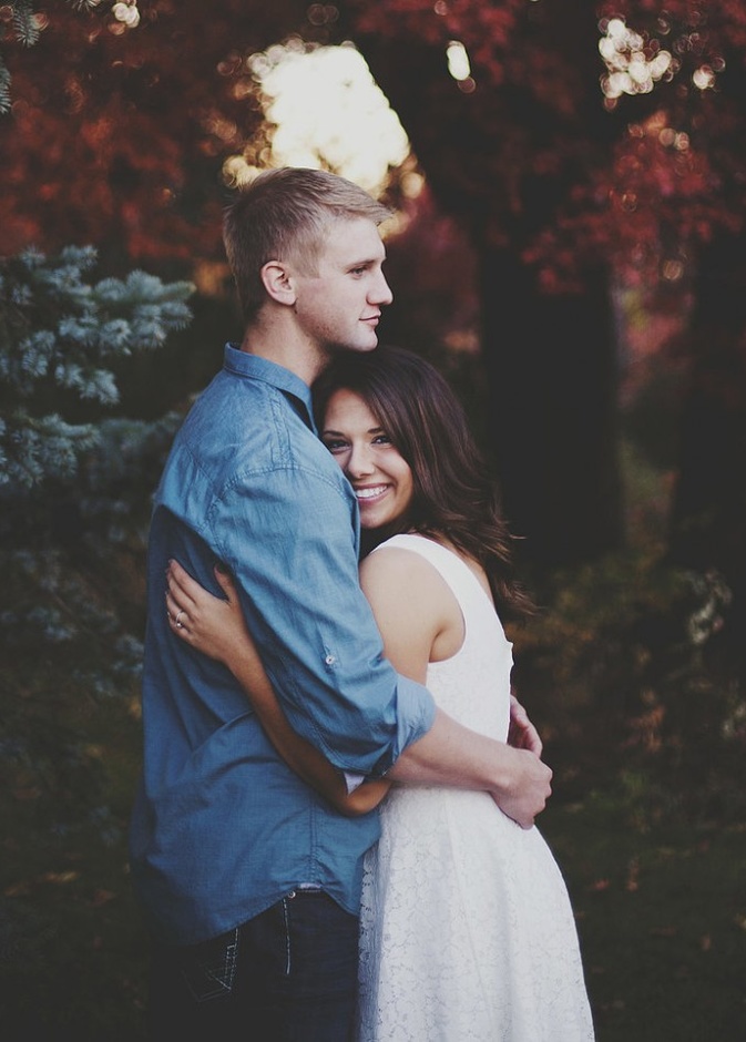 طفلي الزفاف بالأمس .. عشاق اليوم ويتزوجان في نفس الكنيسة