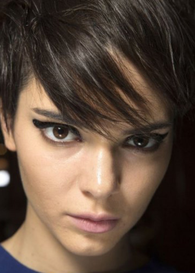 رسمات الآيلاينر الاسود بأسلوب توم فورد Tom Ford