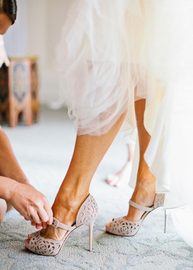 الحذاء الذي يُغطي أكبر جزء من القدم هو المثالي