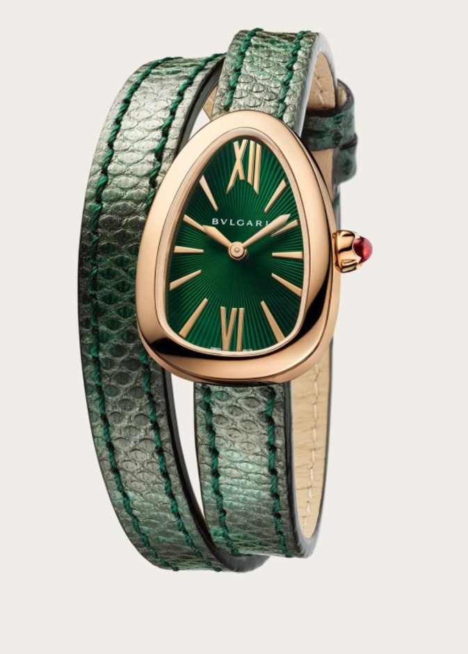 ساعة بولغاري من الذهب وحزام الجلد الأخضر