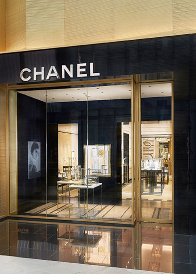 متجر Chanel في مول الامارات بدبي