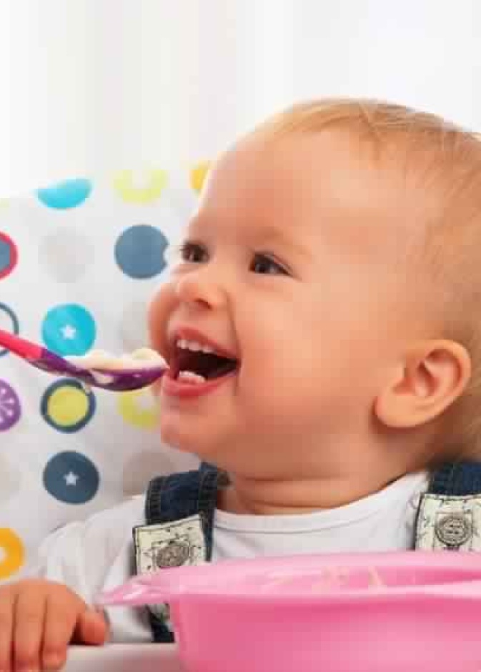 مواعيد ادخال الطعام للطفل الرضيع