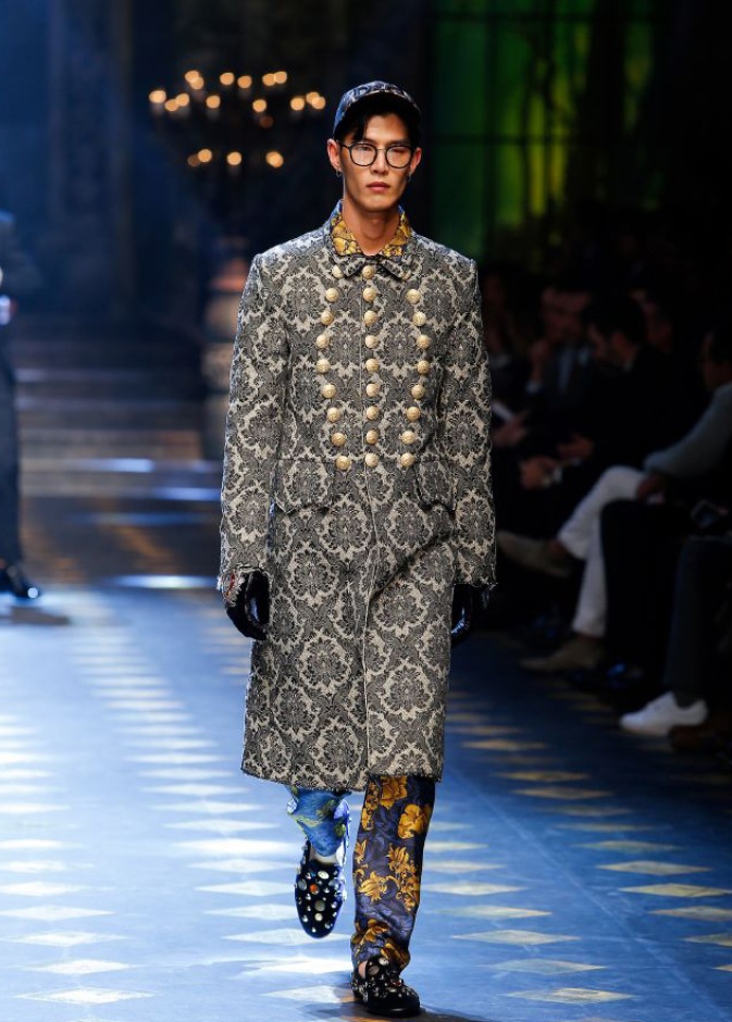 من مجموعة Alexander McQueen