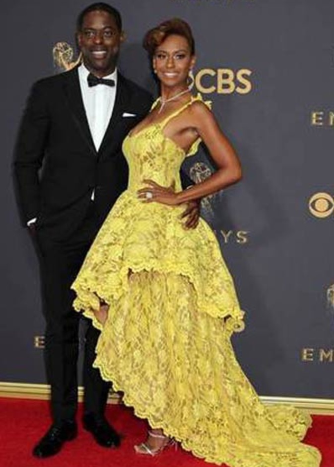 بعد طول انتظار انطلق حفل Emmy Awards منذ قليل بوصول النجوم